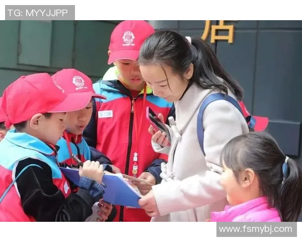 李强的足球人生深度对话:从球场到人生的启示与成长之路 李强的足球人生深度对话:从球场到人生的启示与成长之路