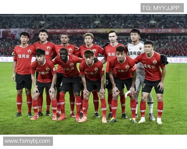 深圳足球队心理素质深度对比分析与提升策略探讨 深圳足球队心理素质深度对比分析与提升策略探讨